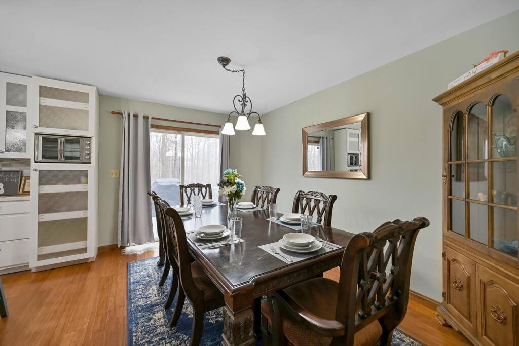 Poconos Peaceful Retreat - Families & Large Groups Villa Tobyhanna Eksteriør billede